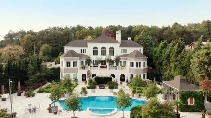 Emir Kara Sevda mansion